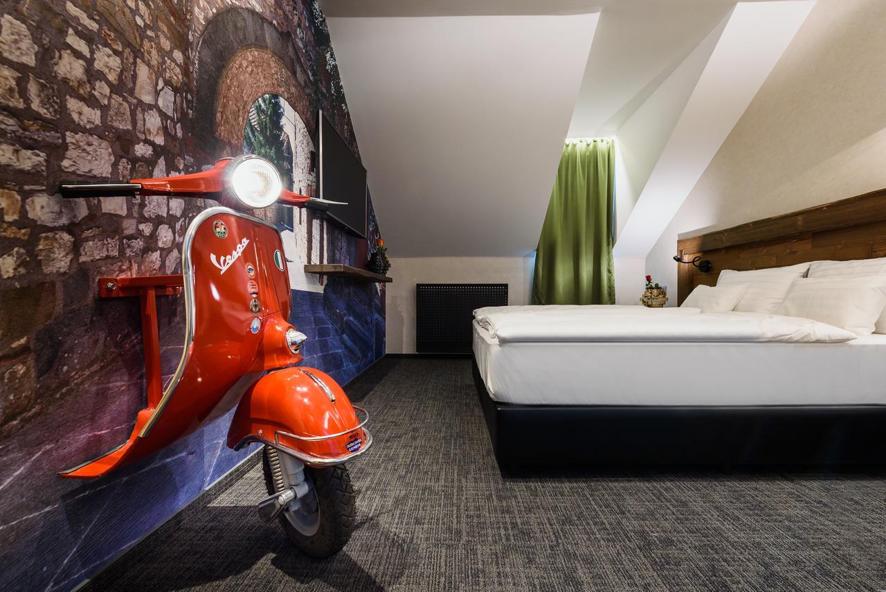Rq Boutique & Unique 4* Győr